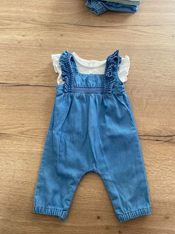Salopette et tee shirt 1 mois