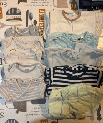 Lot pyjamas et bodies 3 mois garçon