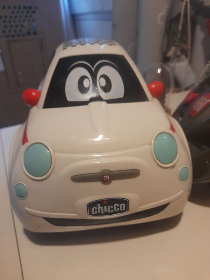 Voiture télécommandée - photo numéro 2