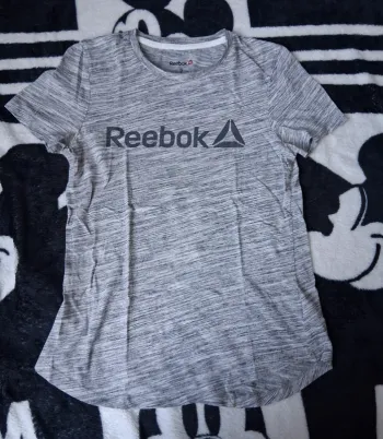 T-shirt Reebok