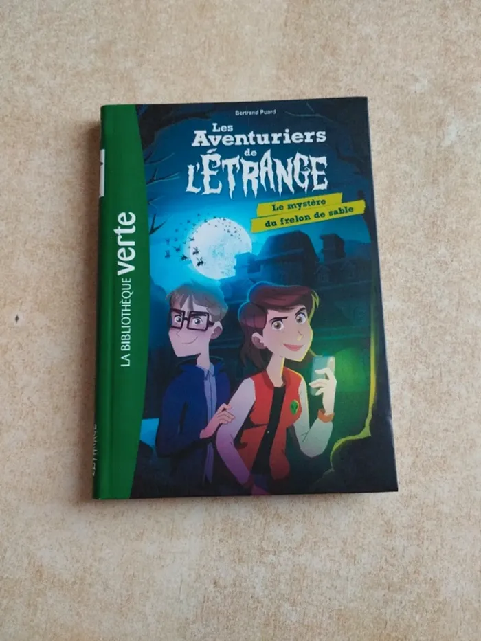 Les aventuriers de l'étrange : le mystère du frelon de sable