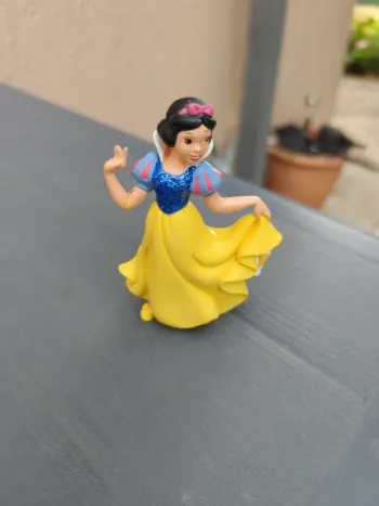 Figurine Blanche-Neige