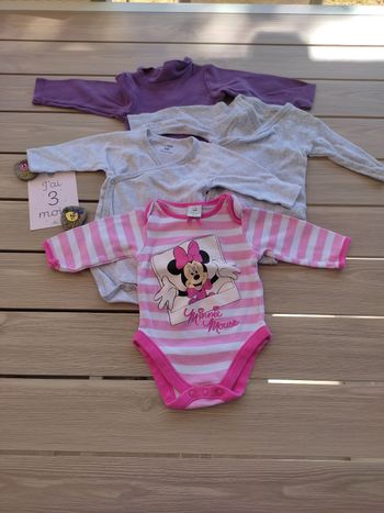 Lot 4 bodies manches longues