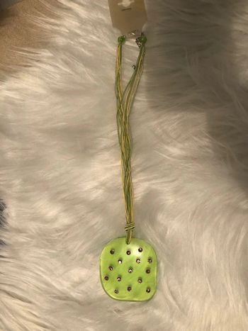 🌺 collier fantaisie pendentif résine carré vert et strass