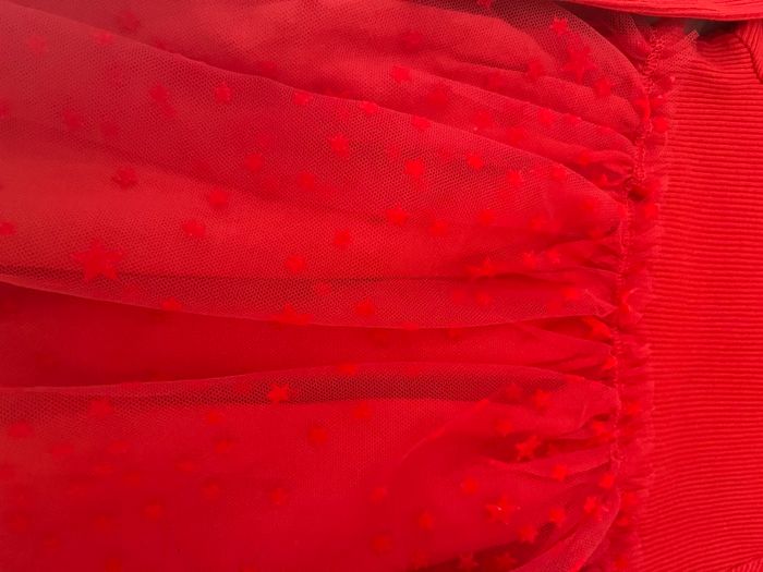 Robe a tulle rouge - photo numéro 2