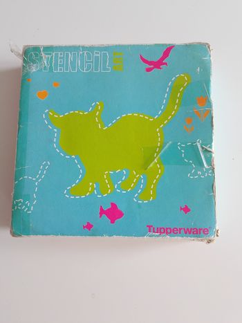 Tupperware stencil art pochoir 