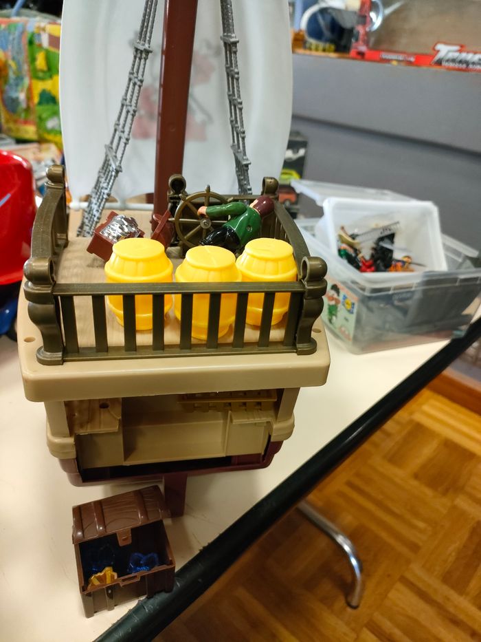 Lot bateau pirate et accessoires - photo numéro 3