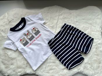 Ensemble t-shirt et short pour bébé 12 mois
