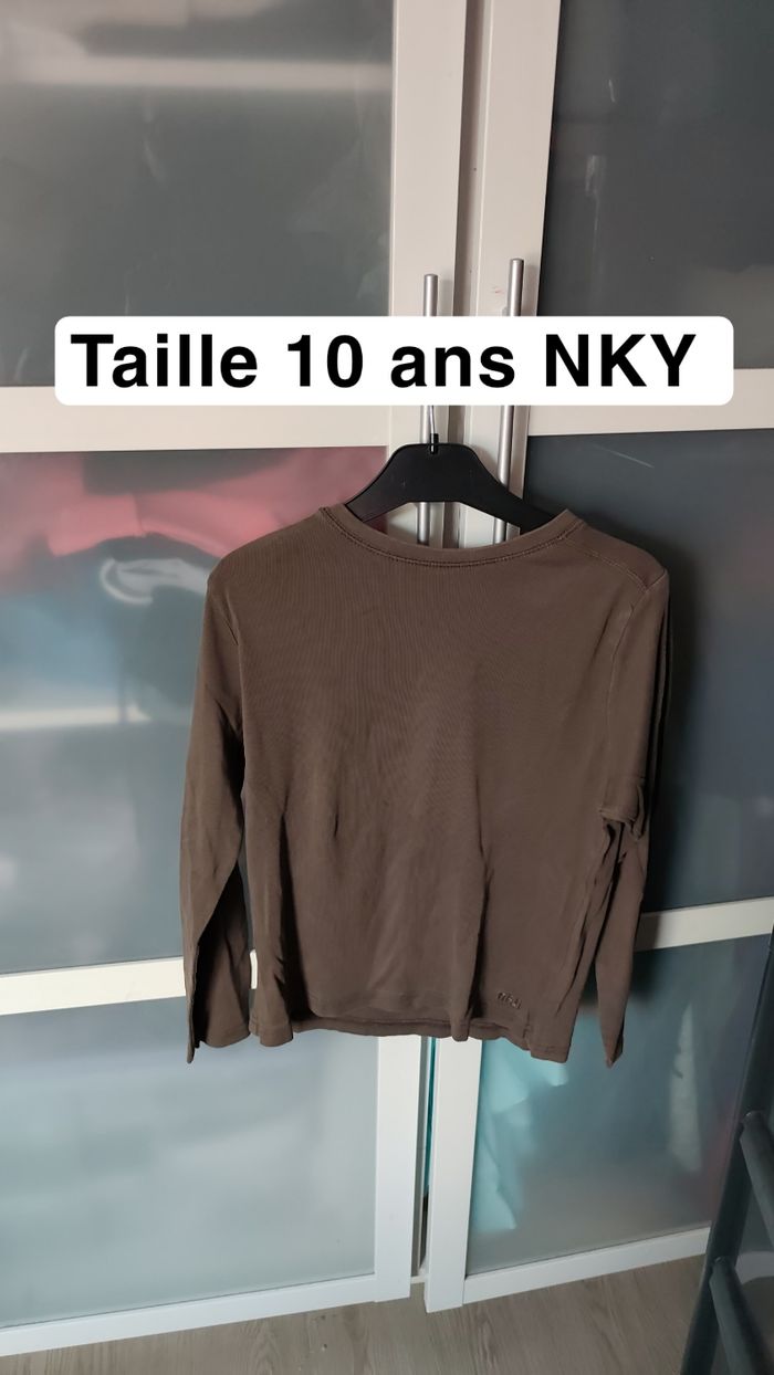 Tee shirt