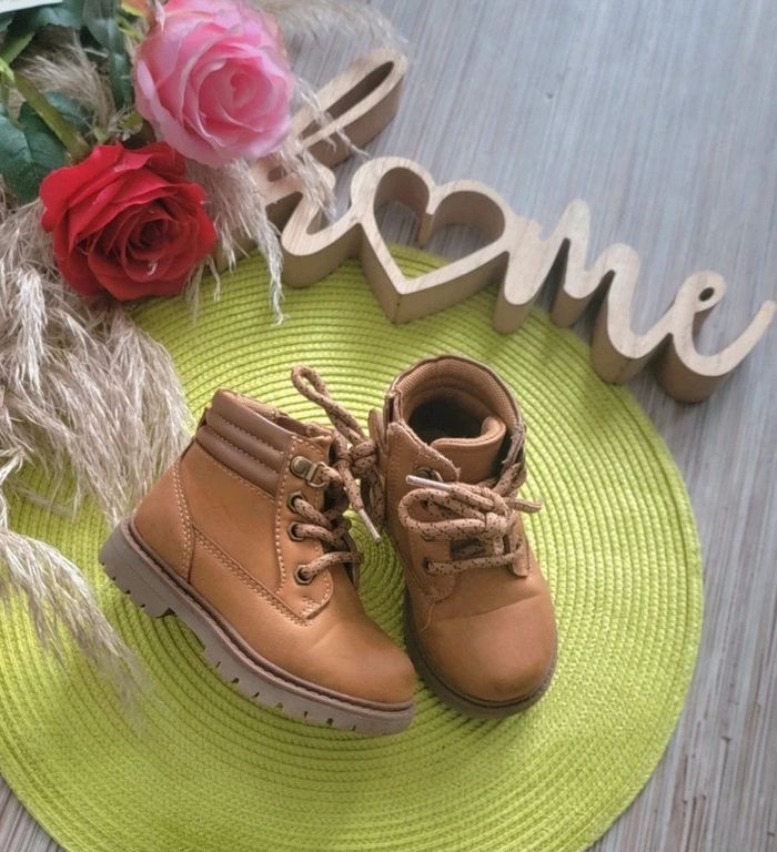 Chaussure garçon taille 22