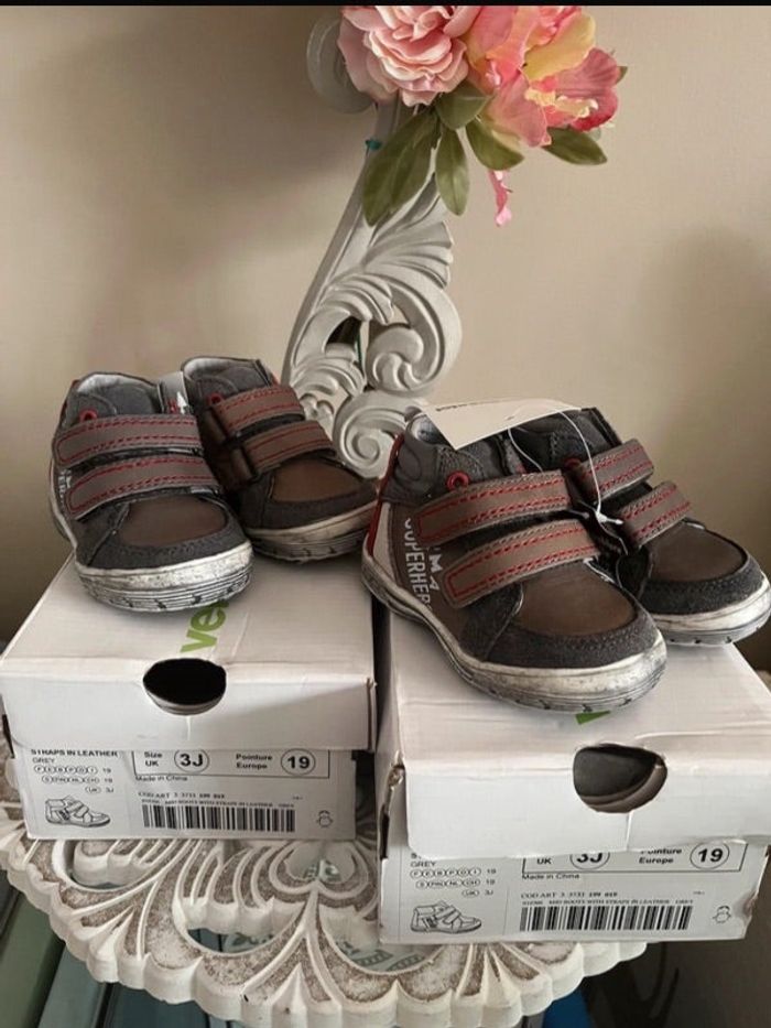 Chaussures Vertbaudet garçon T19