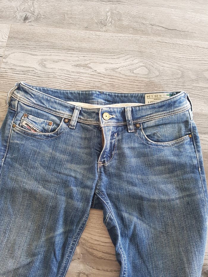 Véritable jeans Diesel avec boutons à l'arrière - photo numéro 5