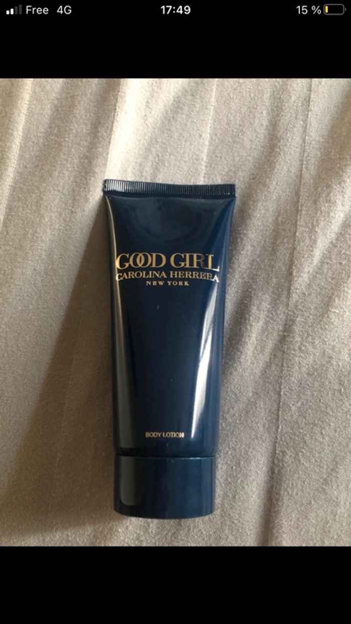 Carolina herrera good girl body lotion