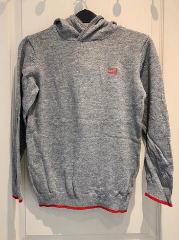 pull fin à capuche gris