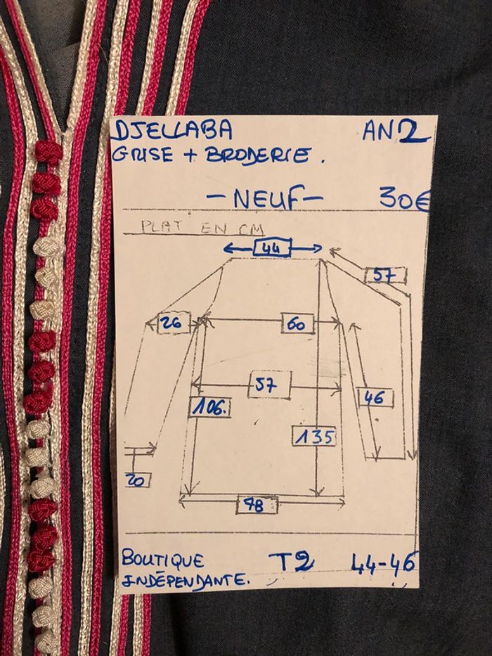 AN2- Robe d’intérieur/djellaba grise et broderies T 2 (44-46) NEUVE - photo numéro 14