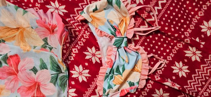 Maillot de bain( taille 7ans) - photo numéro 3