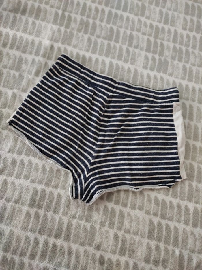 Mini short court taille haute rayures blanc marine stradivarius taille 38 - photo numéro 3