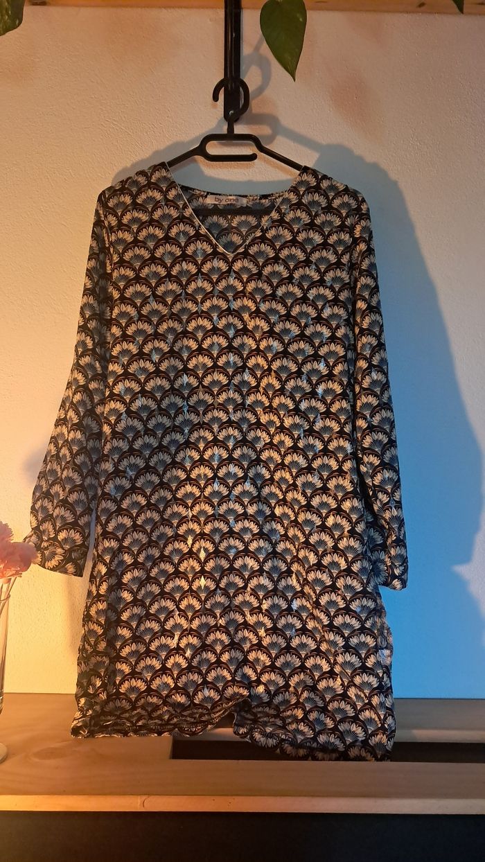 Robe fluide imprimée éventails – By One