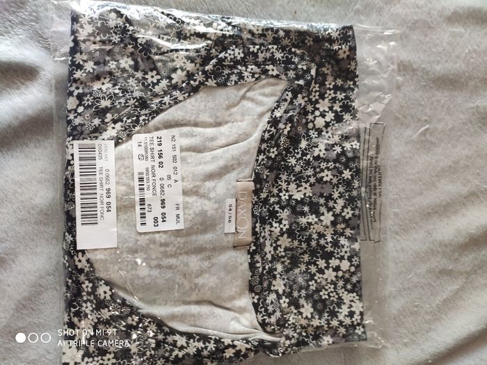 Tee-shirt manches courtes femme taille 54/56 neuf - photo numéro 3