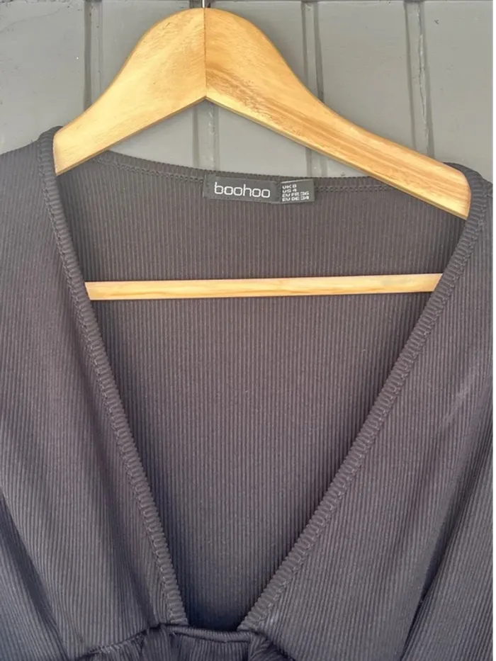 Superbe robe chic et sexy parisienne - taille 36 - neuve (très courte) - photo numéro 2