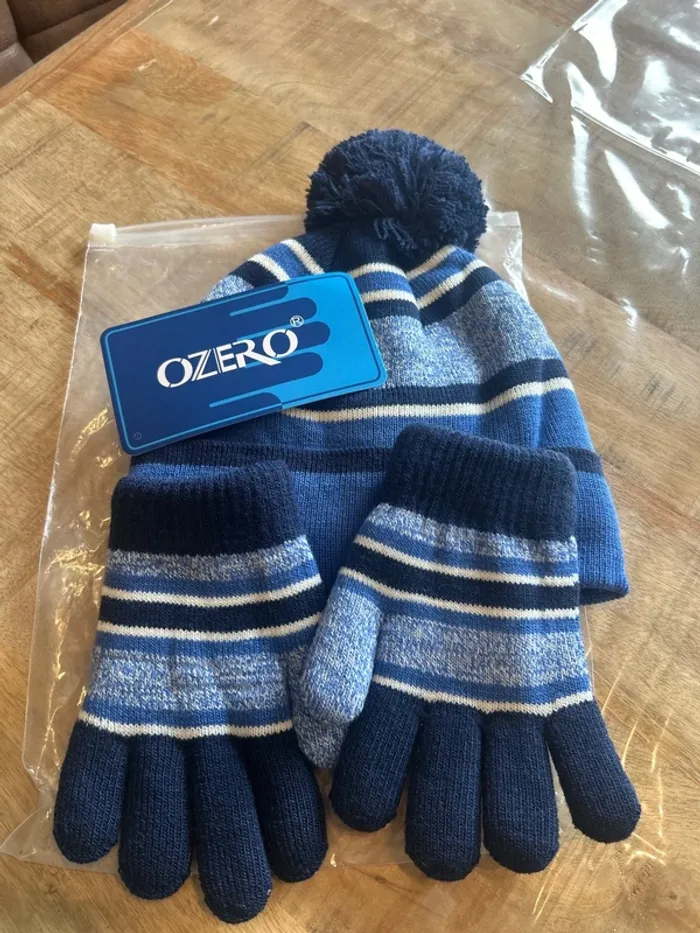 Ensemble bonnet et gant enfant