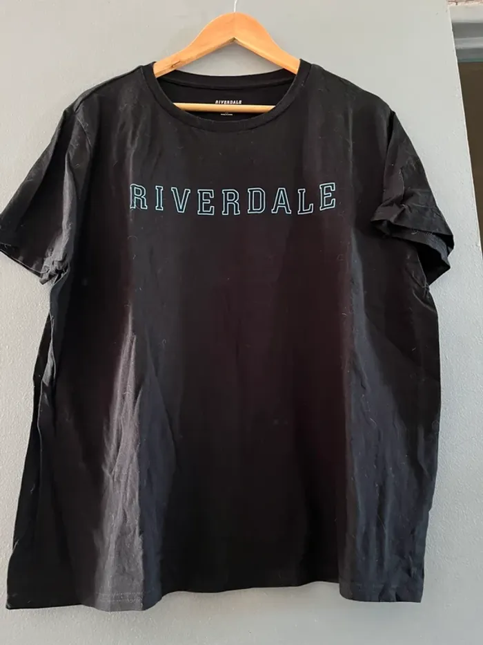 TEE shirt riverdale en 2 XL