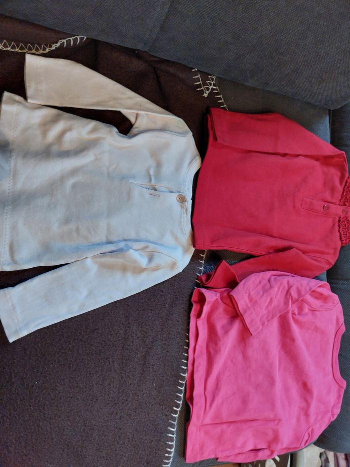 Lots de t-shirts ML 6mois - photo numéro 2