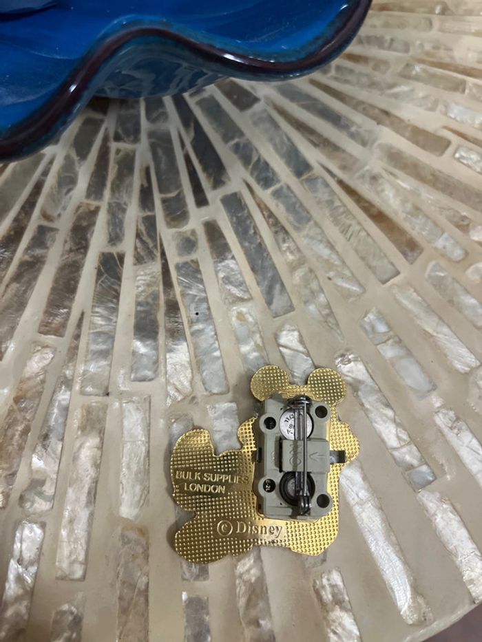 broche mickey collector - photo numéro 3