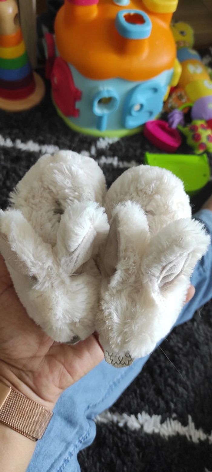 Petits chaussons lapin tout doux - photo numéro 2