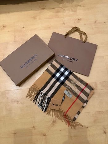 Écharpe berberry marron