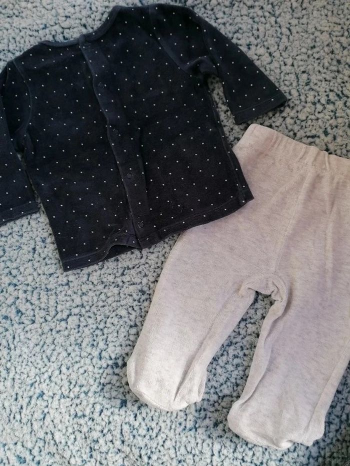 Pyjama velour 2 pièces fille taille 9 mois - photo numéro 2