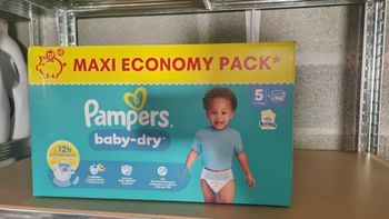 Pack 94 couches pampers Baby-Dry taille 5 neuf