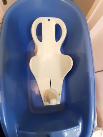Baignoire et cales bébé