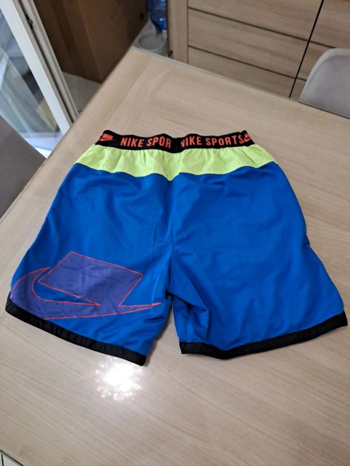 Short nike 36/38 - photo numéro 5