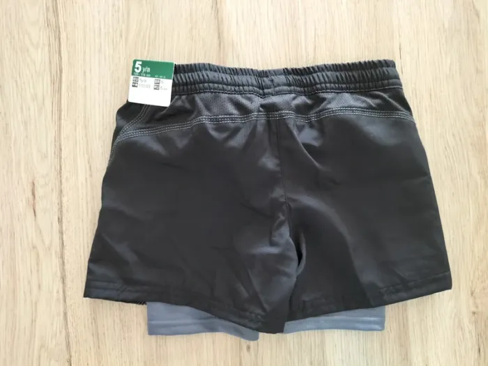 Short de sport neuf - photo numéro 3