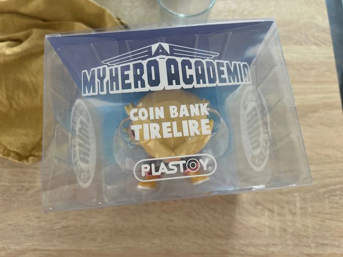 Tirelire figurine all might - photo numéro 2