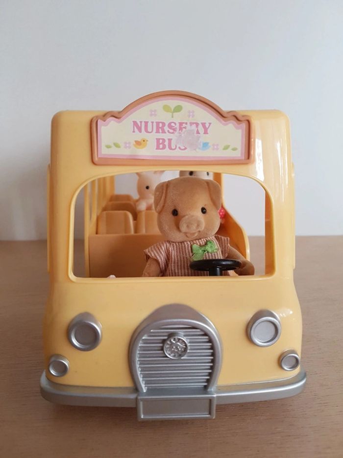 Sylvanian Families maison, famille et bus - photo numéro 11