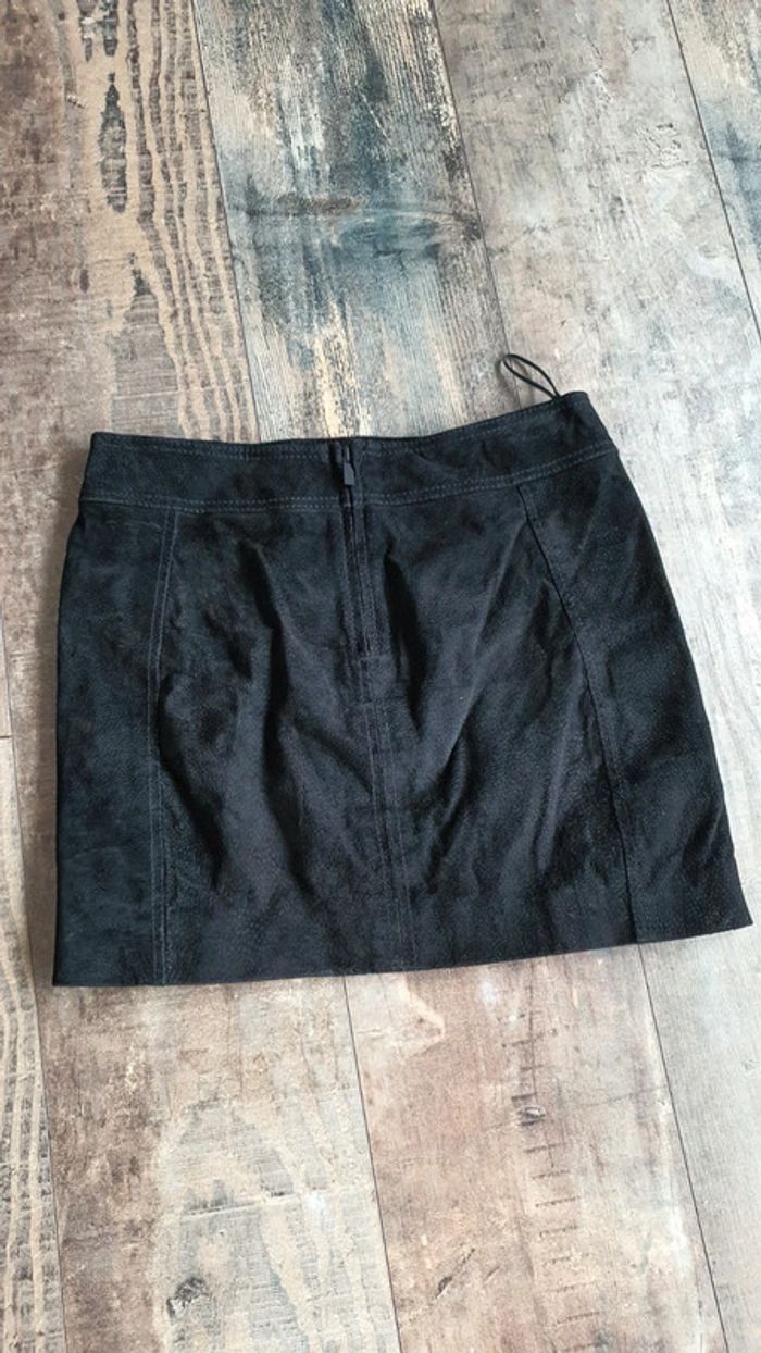 Jupe mango en cuir taille 36 en très bon état - photo numéro 3
