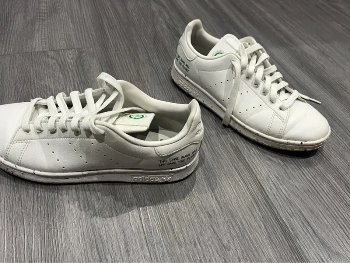 Baskets Adidas blanche et verte