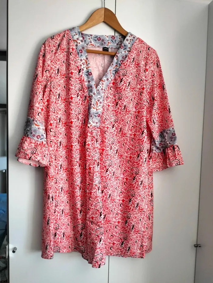 Robe à imprimé manches évasées