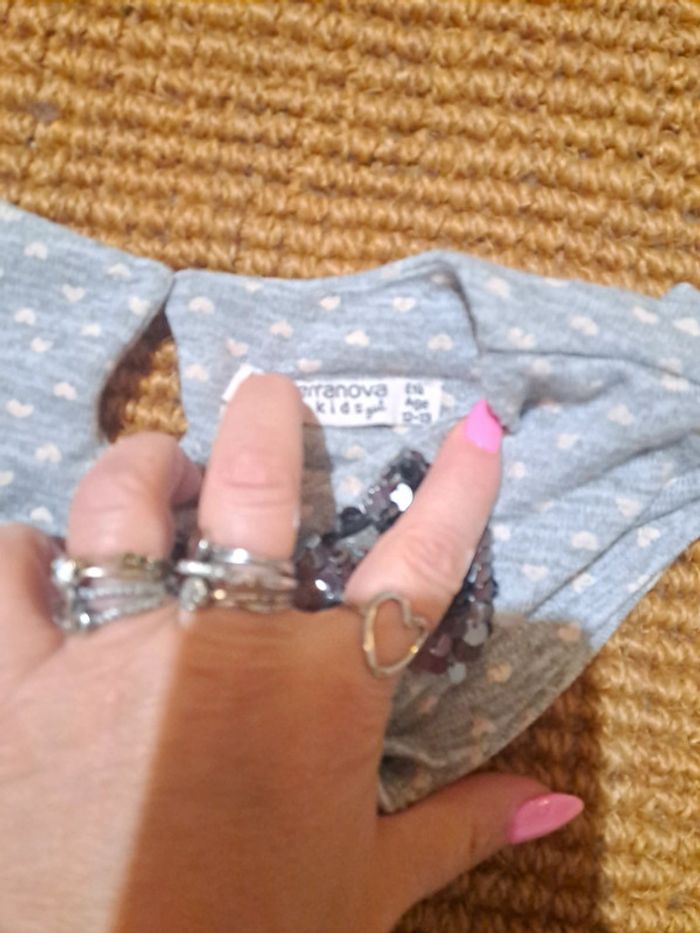 Robe manches courtes gris chiné petits cœurs rose 12 ans noeud sequins 12 ans terranova - photo numéro 3