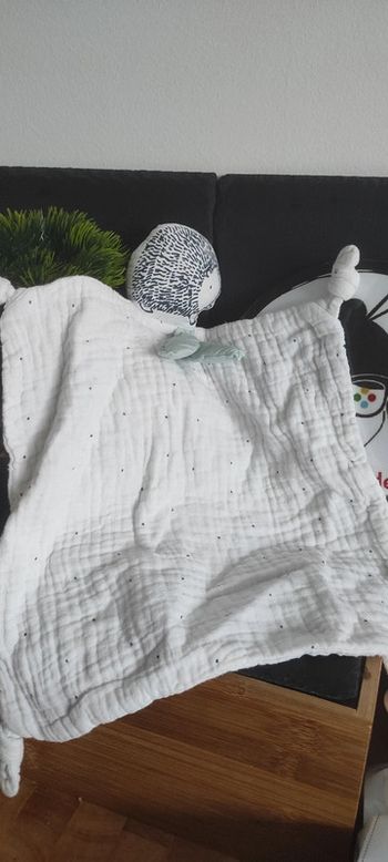 Doudou Hérisson lange coton blanc pois points noirs Feuilles Vertes Vertbaudet noeuds