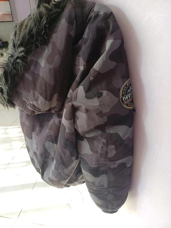Joli Blouson motif militaire gris et noir - photo numéro 4