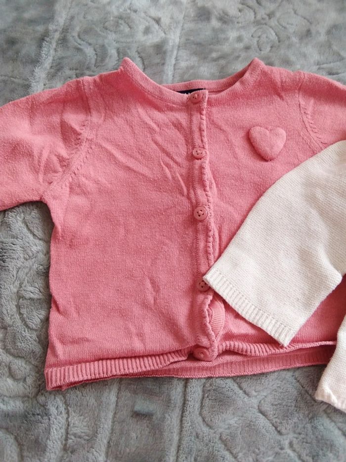 2 gilet bébé fille Kiabi 3 mois - photo numéro 2