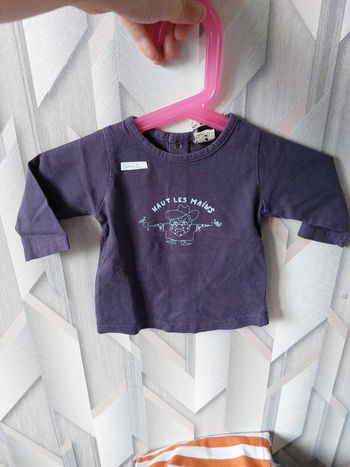 tee shirt violet haut les main