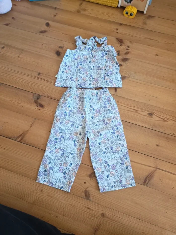 Lot de 7 vêtements fille en 18 mois. - photo numéro 7
