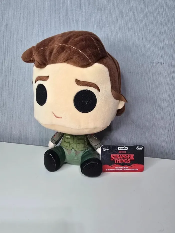 Peluche Stranger Things neuve