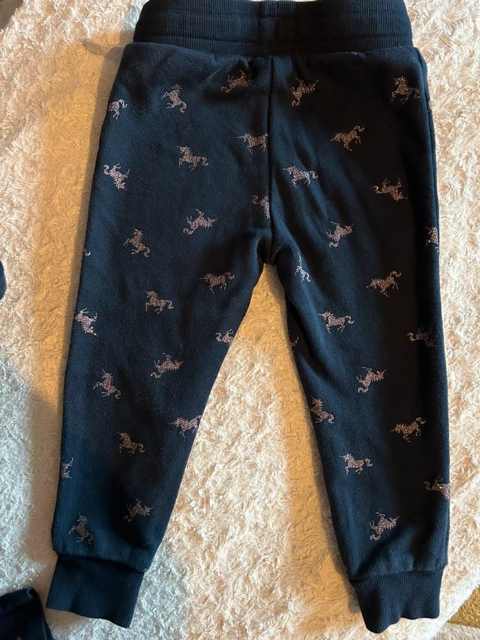 Ensemble jogging et tee shirt - photo numéro 5