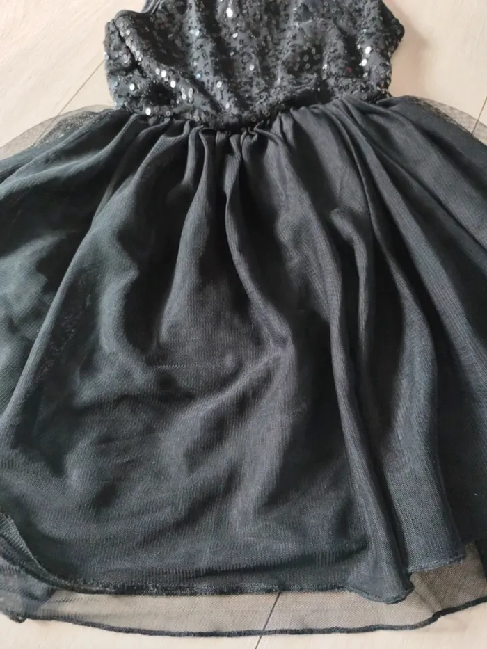 Robe à paillettes - photo numéro 3