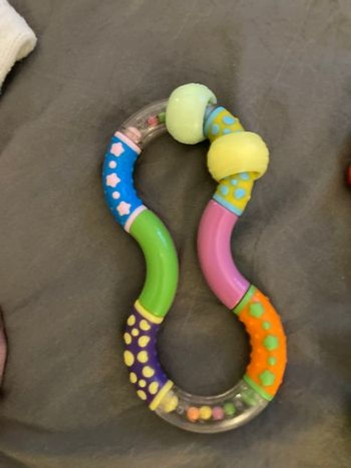 Lot joué bébé - photo numéro 2